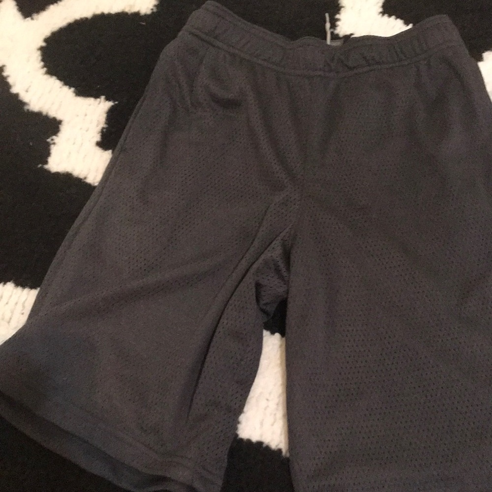 Boys Champion Basketball Shorts. Size M (8-10).